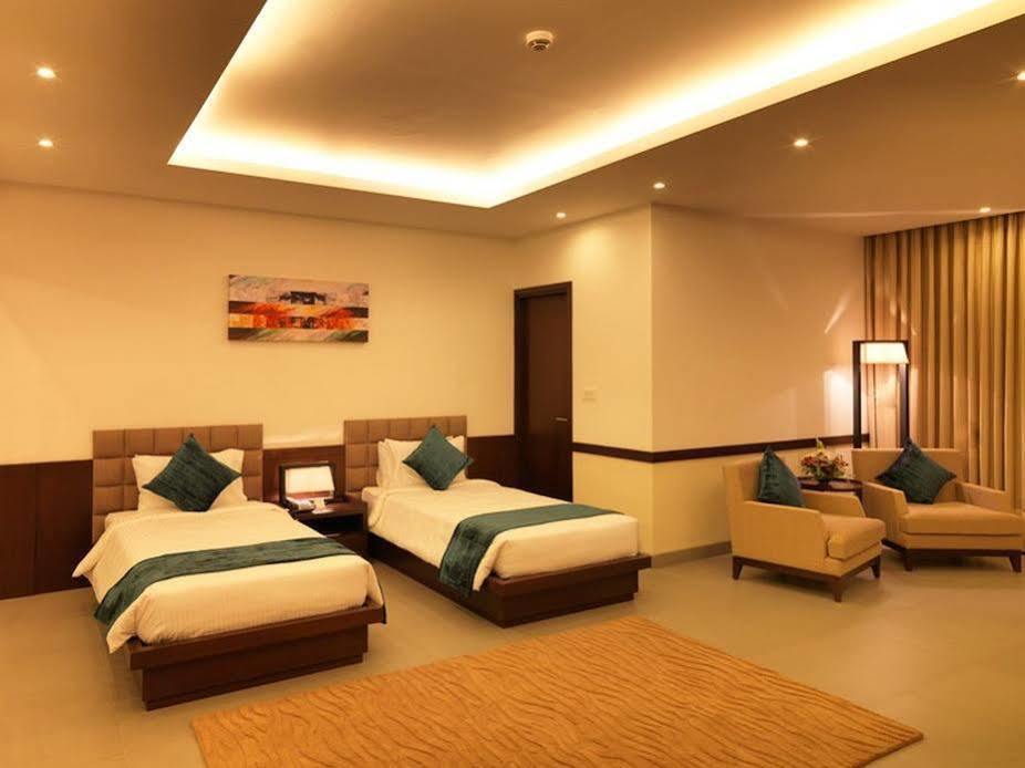 24 Tech Hotel Bangalore Exterior photo